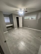 11022 Segrest Dr in Houston, TX - Building Photo - Building Photo