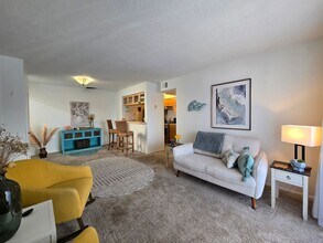 941 Calle Mejia in Santa Fe, NM - Building Photo - Building Photo