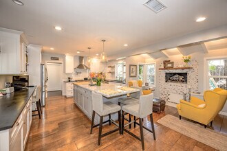 2152 Grand Oaks Ave in Altadena, CA - Foto de edificio - Building Photo