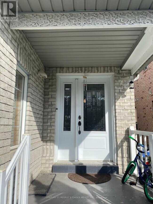 7128 Magistrate Terrace in Mississauga, ON - Building Photo - Building Photo