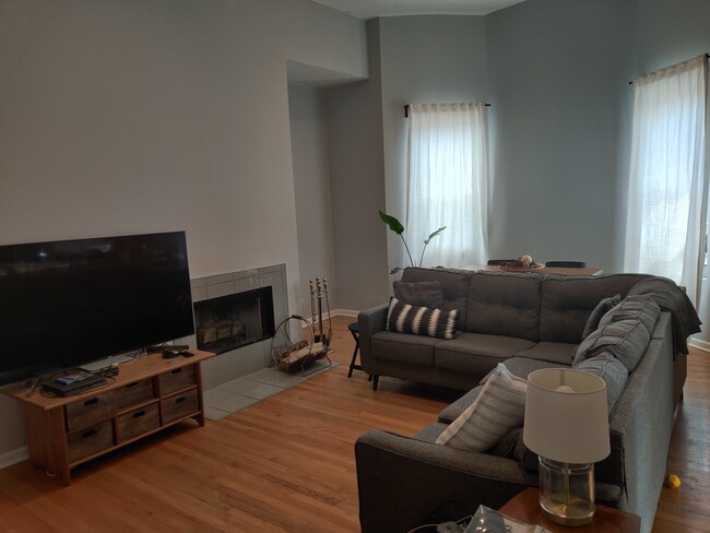 property at 1222 E 64th St
