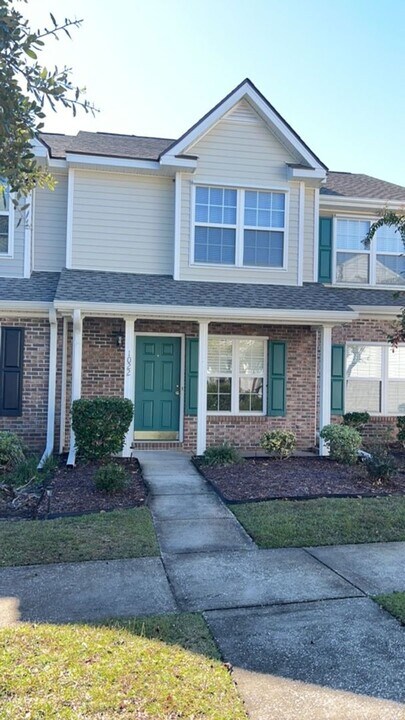 1022 Palisade Cir in Myrtle Beach, SC - Foto de edificio