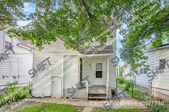 751 5th St NW in Grand Rapids, MI - Building Photo - Building Photo