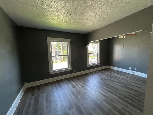 3217 Searsdale Ave in Cleveland, OH - Building Photo - Building Photo