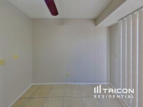 5152 Laurelwood Ave in Las Vegas, NV - Building Photo - Building Photo