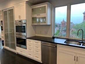 1979 Massachusetts Ave, Unit PH in Cambridge, MA - Foto de edificio - Building Photo