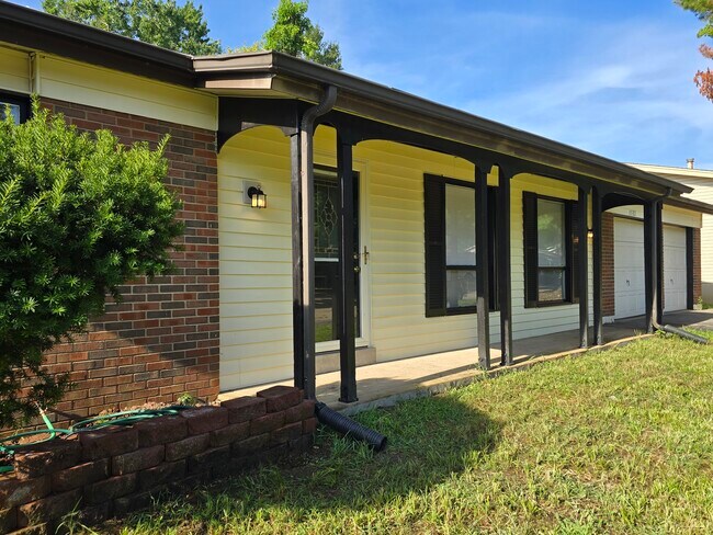 1532 Surf Side Dr in St. Louis, MO - Building Photo - Building Photo