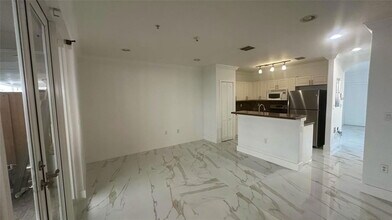 8197 W 36th Ave in Hialeah, FL - Building Photo - Building Photo