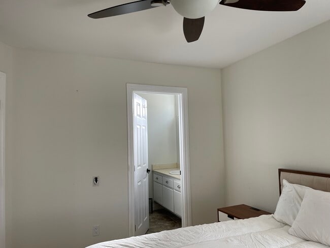 27061 Springwood Cir in Lake Forest, CA - Building Photo - Building Photo