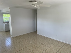 623 92nd Ave N in Naples, FL - Building Photo - Building Photo