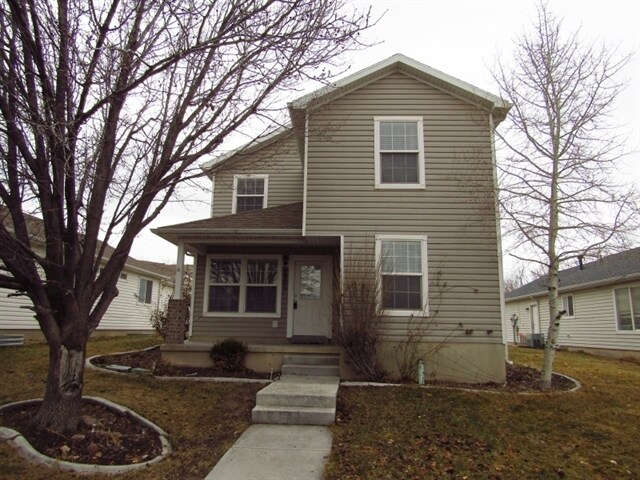 7801 Ash Point Cir in Eagle Mountain, UT - Building Photo