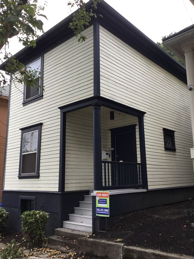 1320 SW 16th Ave in Portland, OR - Building Photo - Building Photo