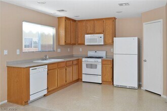 520 Taunton St in Las Vegas, NV - Building Photo - Building Photo