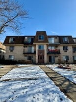 270 Shorewood Dr in Glendale Heights, IL - Building Photo