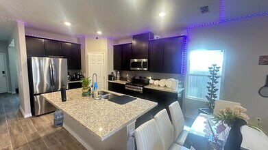 1613 Ocaso Dr in Laredo, TX - Building Photo - Building Photo