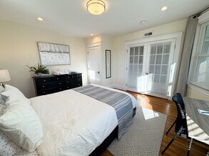 30 Clay St, Unit 3 in Cambridge, MA - Building Photo - Building Photo