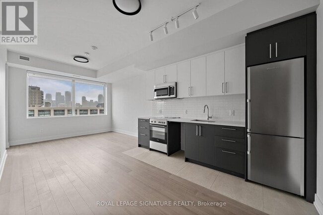 property at 664-664 Spadina Ave.