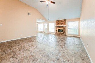 6110 Sasaki Way in Garland, TX - Building Photo - Building Photo