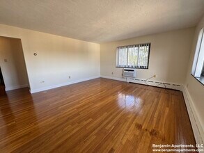 892 Massachusetts Ave, Unit 50 in Arlington, MA - Building Photo - Building Photo
