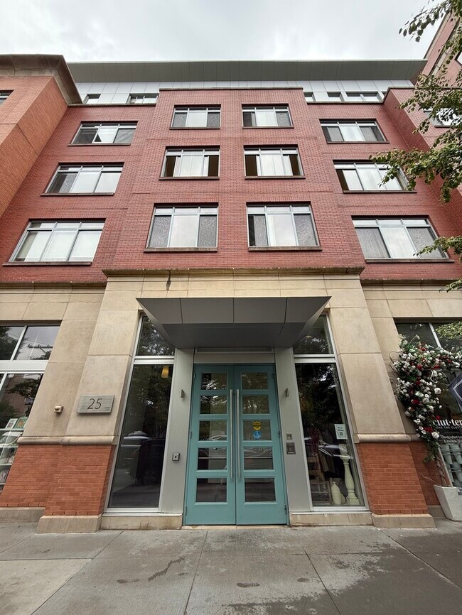 25 McWilliams Pl in Jersey City, NJ - Building Photo - Building Photo