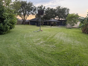 10911 Dove Park Ct in Houston, TX - Building Photo - Building Photo