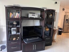 19999 E Country Club Dr, Unit 1406 in Aventura, FL - Building Photo - Building Photo