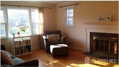 1571 Ramapo Way in Scotch Plains, NJ - Building Photo - Building Photo