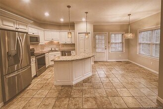 38 Canfield Dr in Shelton, CT - Building Photo - Building Photo