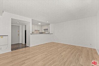 8148 Redlands St in Los Angeles, CA - Building Photo - Building Photo