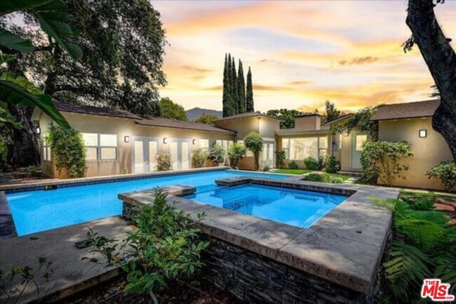 property at 4847 Crown Ave
