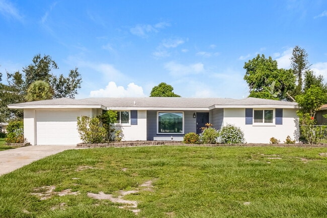 1516 W Neponsit Dr