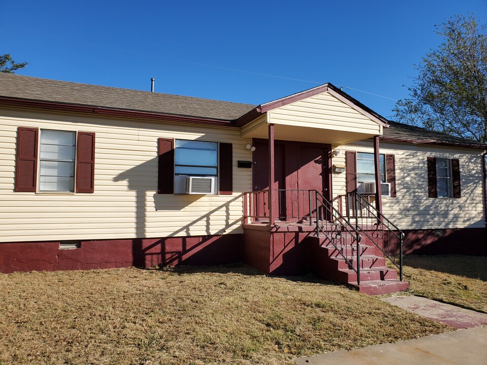 1183 NW Ozmun Ave in Lawton, OK - Building Photo