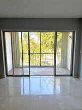 505 Spencer Dr in West Palm Beach, FL - Foto de edificio - Building Photo