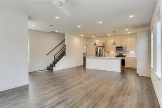 2624 Metcalfe Rd in Austin, TX - Building Photo - Building Photo