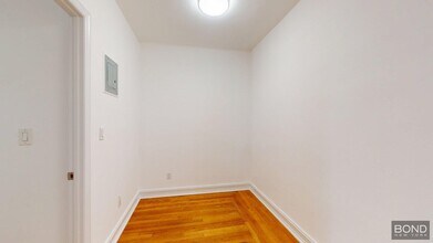 165 E 83rd St in New York, NY - Building Photo - Building Photo