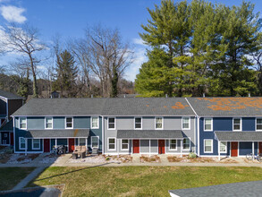 203-209 Tee Street in Blacksburg, VA - Foto de edificio - Building Photo