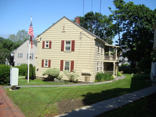 14 Quebec St, Unit 3 in Portland, ME - Foto de edificio - Building Photo