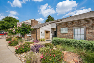 Trinity Heights in Fort Worth, TX - Building Photo - Building Photo