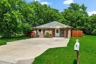 823 N Branch St in Sherman, TX - Building Photo
