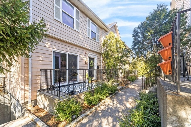 property at 110-112-112 S Broadway