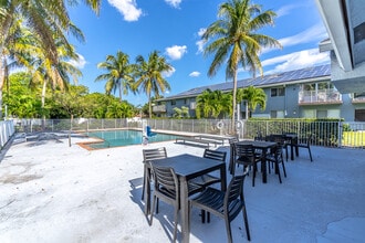 Praxis at Deerfield Beach - A 62+ Community in Deerfield Beach, FL - Foto de edificio - Building Photo
