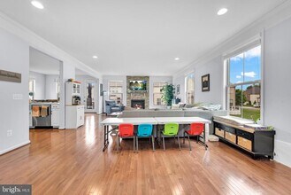 42530 Oxford Forest Cir in Chantilly, VA - Building Photo - Building Photo