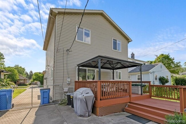3921 Jackson St in Dearborn Heights, MI - Building Photo - Building Photo