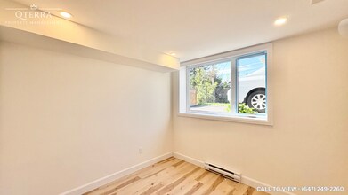 694 Crystal St in Ottawa, ON - Building Photo - Building Photo