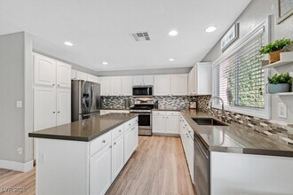 2735 Peekskill Ave in Henderson, NV - Building Photo - Building Photo