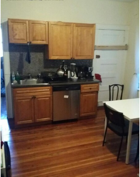 65 Hillside St, Unit 3 in Boston, MA - Foto de edificio - Building Photo