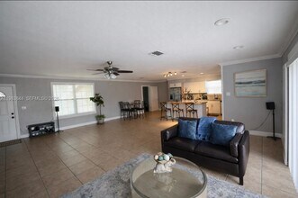 19835 NE 11th Ct in Miami, FL - Building Photo - Building Photo