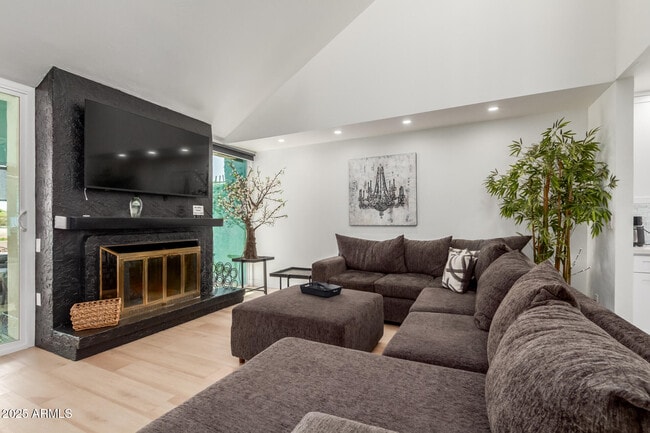 property at 2529 N Miller Rd