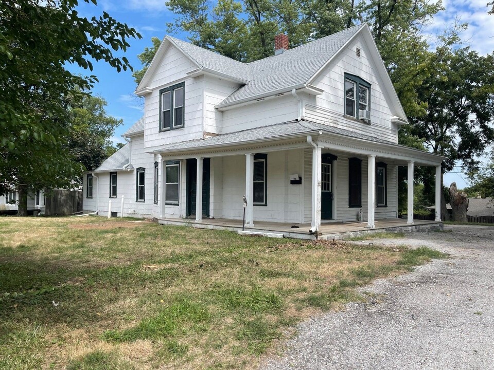 849 S Washington St in Papillion, NE - Building Photo