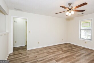 320 Freeport Dr in Lawrenceville, GA - Building Photo - Building Photo